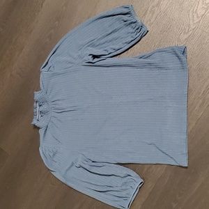 NWT Three Quarter Length W5 Top- SIZE L